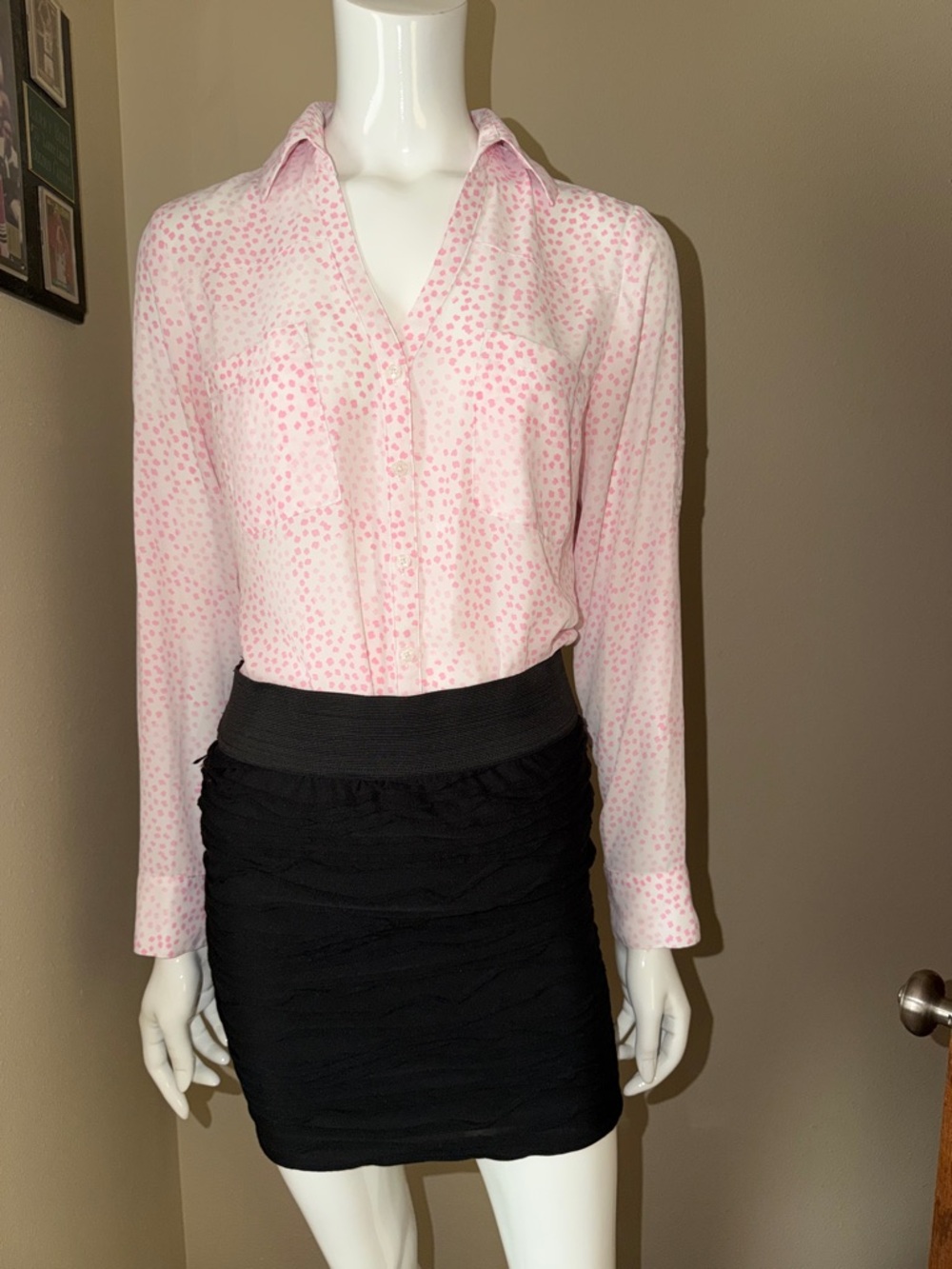 NWOT, Express, Light Pink Printed Button-Front Women's Blouse, size S/P